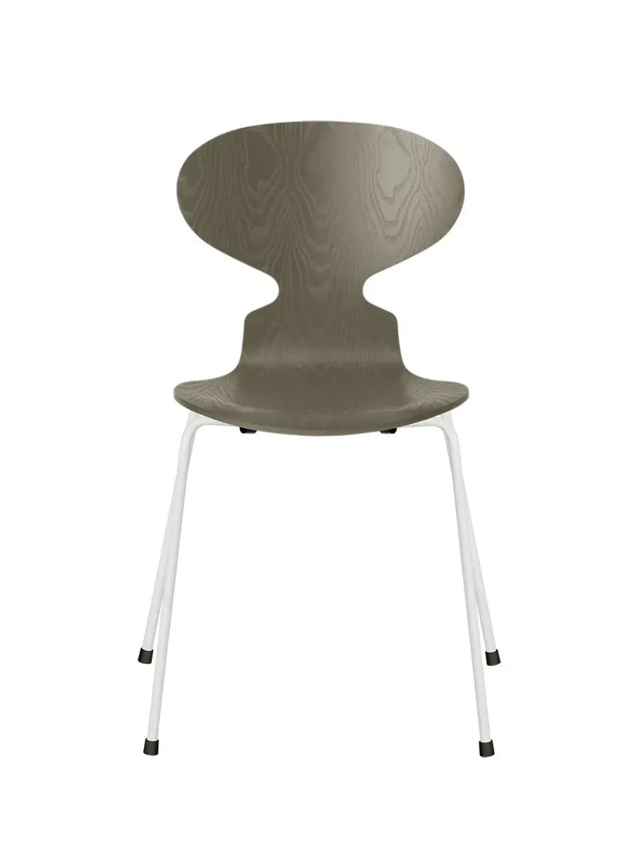 3101 Myren Stol i farvet ask af Arne Jacobsen<Fritz Hansen Online