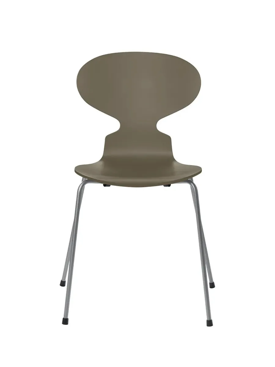3101 Myren Stol lakeret af Arne Jacobsen<Fritz Hansen Online