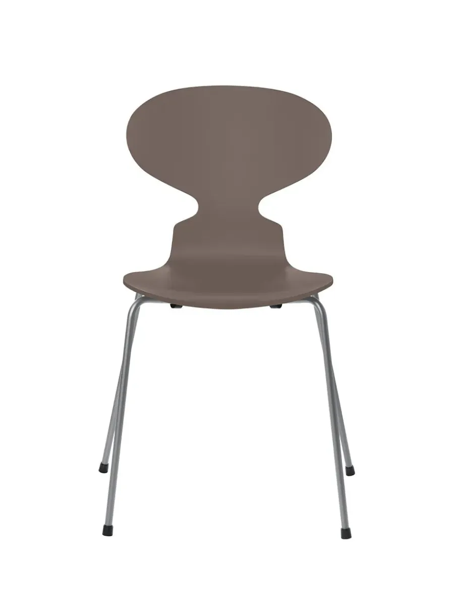 3101 Myren Stol lakeret af Arne Jacobsen<Fritz Hansen Online