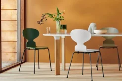 3101 Myren Stol lakeret af Arne Jacobsen<Fritz Hansen Online