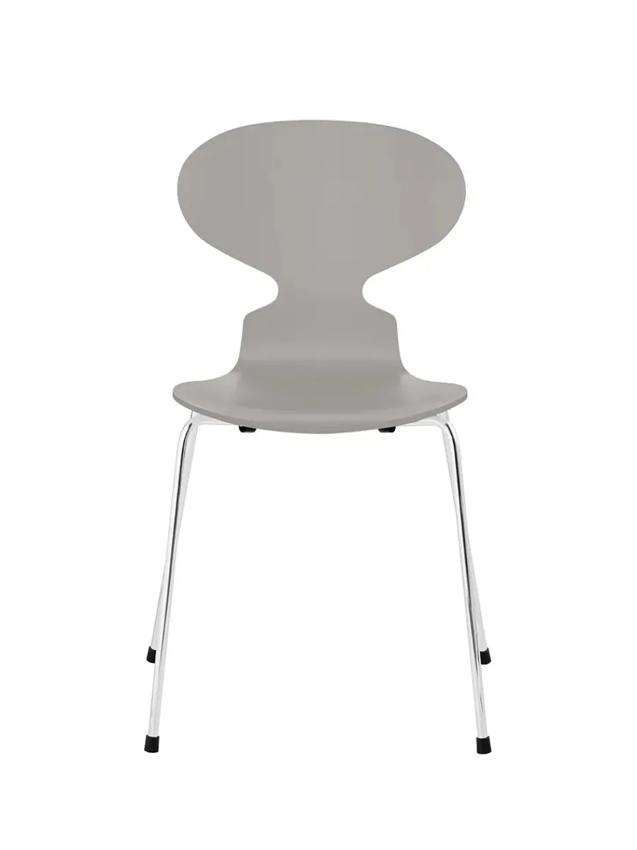 3101 Myren Stol lakeret af Arne Jacobsen<Fritz Hansen Online