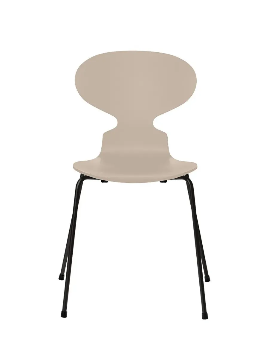 3101 Myren Stol lakeret af Arne Jacobsen<Fritz Hansen Online