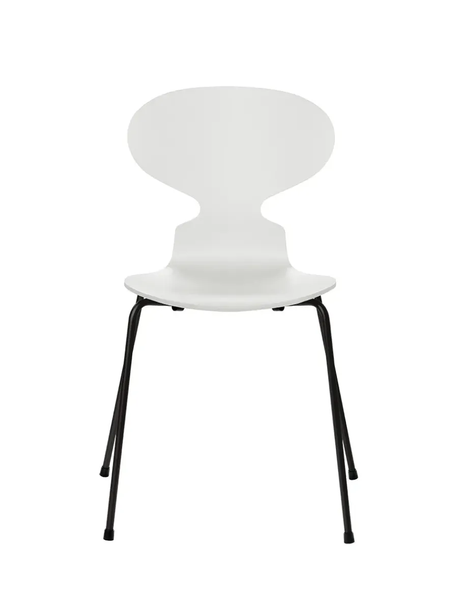 3101 Myren Stol lakeret af Arne Jacobsen<Fritz Hansen Online