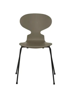 3101 Myren Stol lakeret af Arne Jacobsen<Fritz Hansen Online