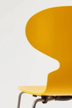 3101 Myren Stol lakeret af Arne Jacobsen<Fritz Hansen Online