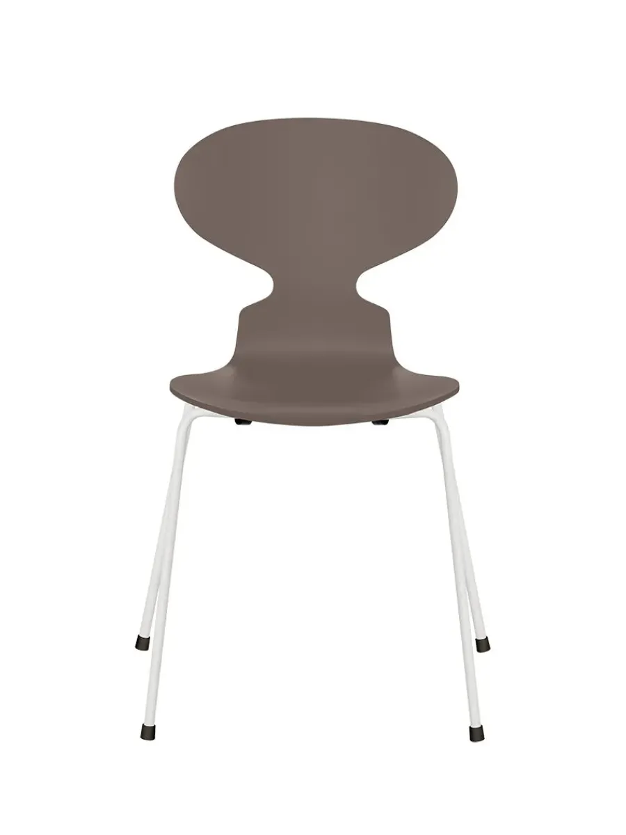 3101 Myren Stol lakeret af Arne Jacobsen<Fritz Hansen Online