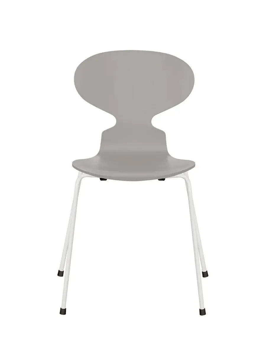 3101 Myren Stol lakeret af Arne Jacobsen<Fritz Hansen Online