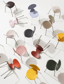 3101 Myren Stol lakeret af Arne Jacobsen<Fritz Hansen Online