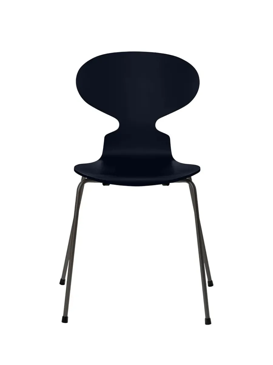 3101 Myren Stol lakeret af Arne Jacobsen<Fritz Hansen Online