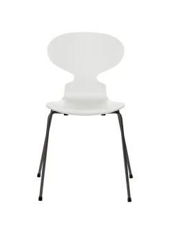 3101 Myren Stol lakeret af Arne Jacobsen<Fritz Hansen Online