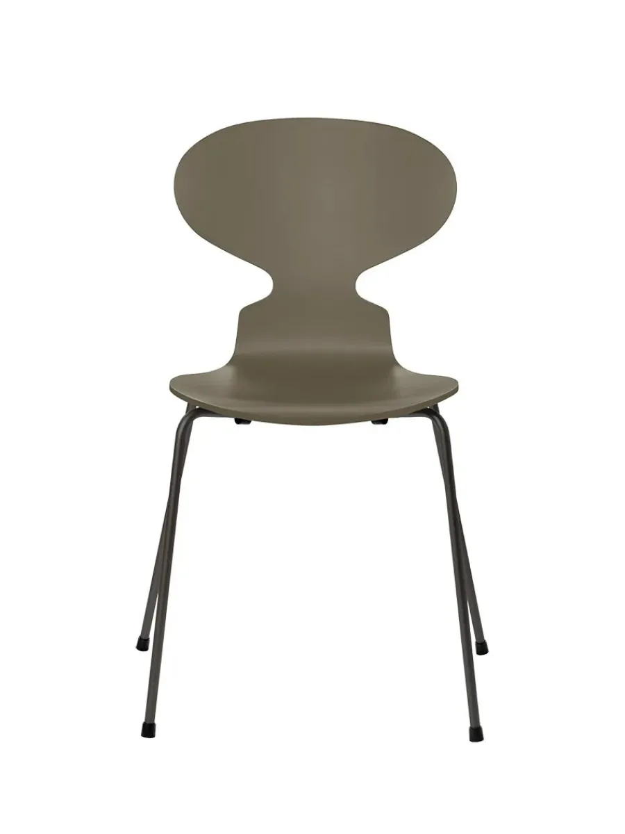 3101 Myren Stol lakeret af Arne Jacobsen<Fritz Hansen Online