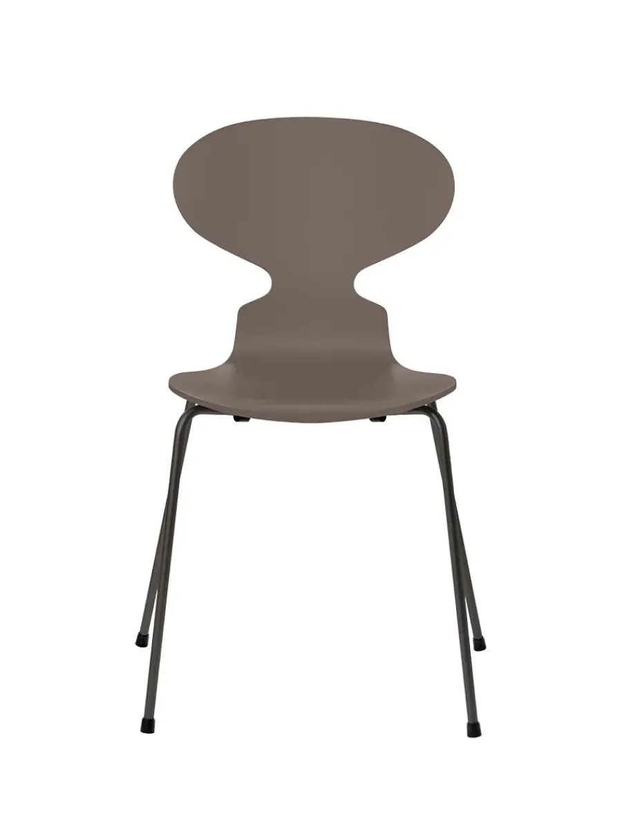 3101 Myren Stol lakeret af Arne Jacobsen<Fritz Hansen Online
