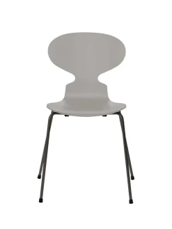 3101 Myren Stol lakeret af Arne Jacobsen<Fritz Hansen Online