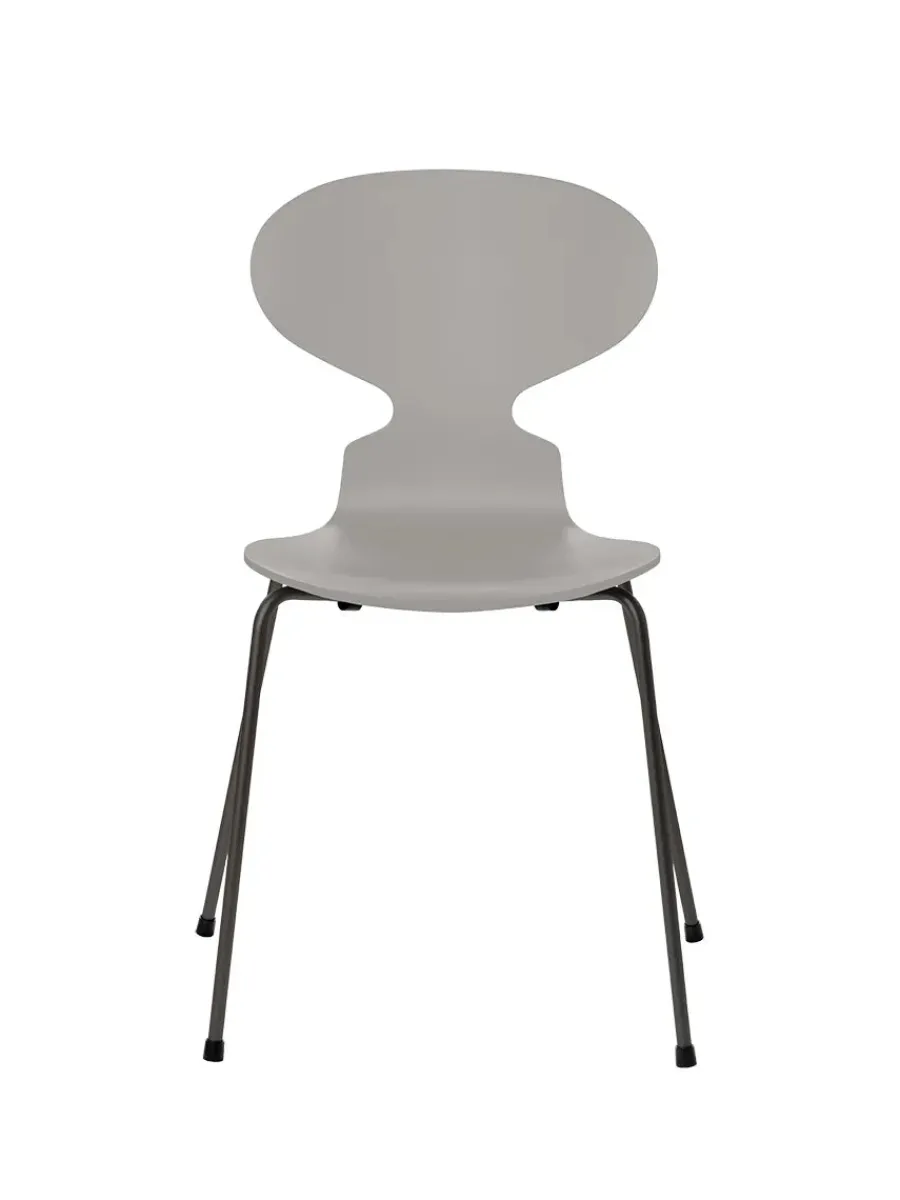 3101 Myren Stol lakeret af Arne Jacobsen<Fritz Hansen Online