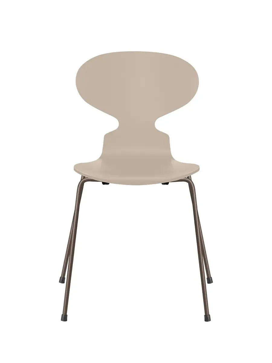 3101 Myren Stol lakeret af Arne Jacobsen<Fritz Hansen Online