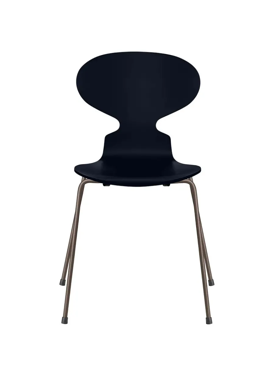 3101 Myren Stol lakeret af Arne Jacobsen<Fritz Hansen Online