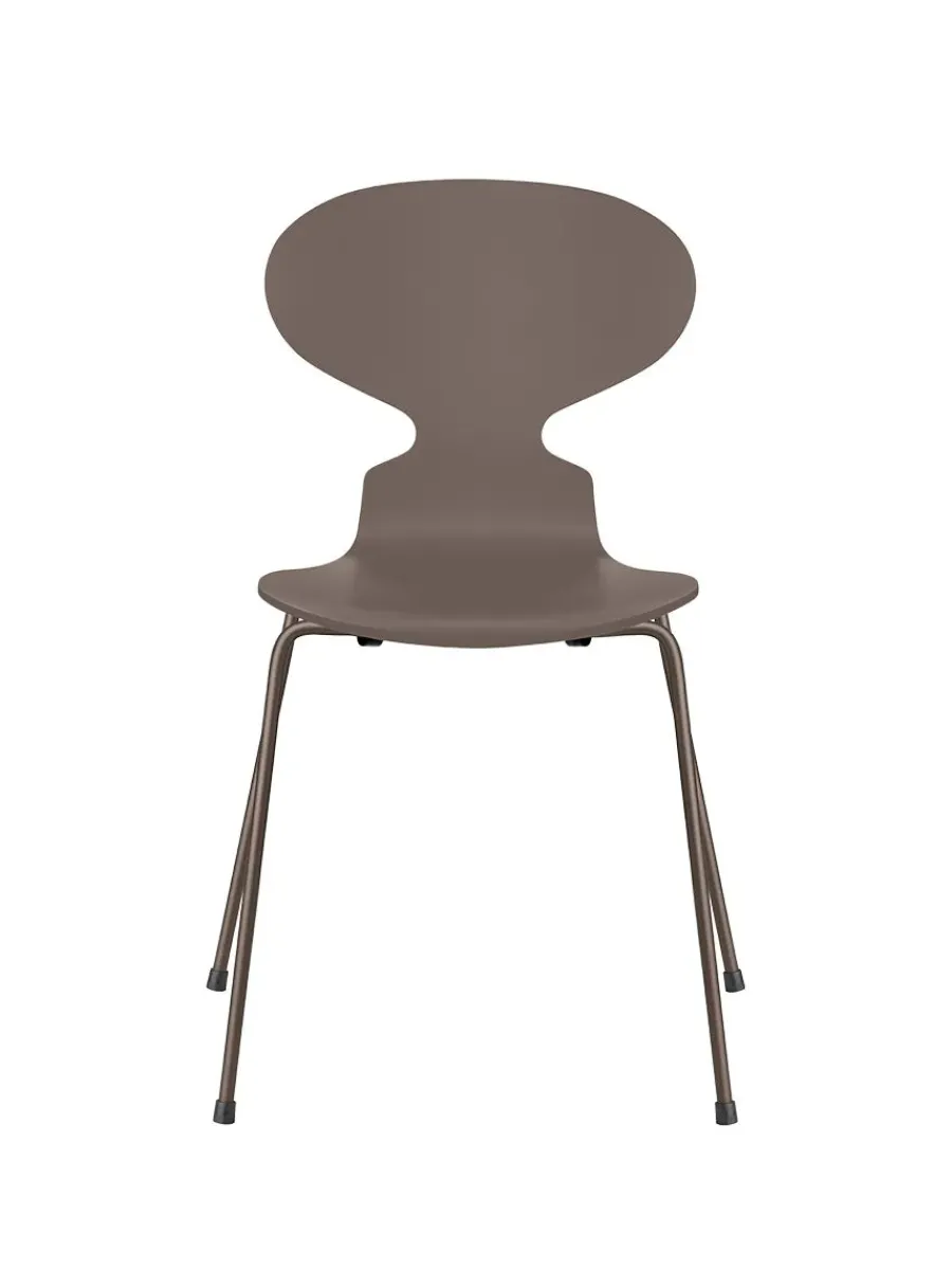3101 Myren Stol lakeret af Arne Jacobsen<Fritz Hansen Online