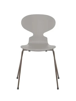 3101 Myren Stol lakeret af Arne Jacobsen<Fritz Hansen Online