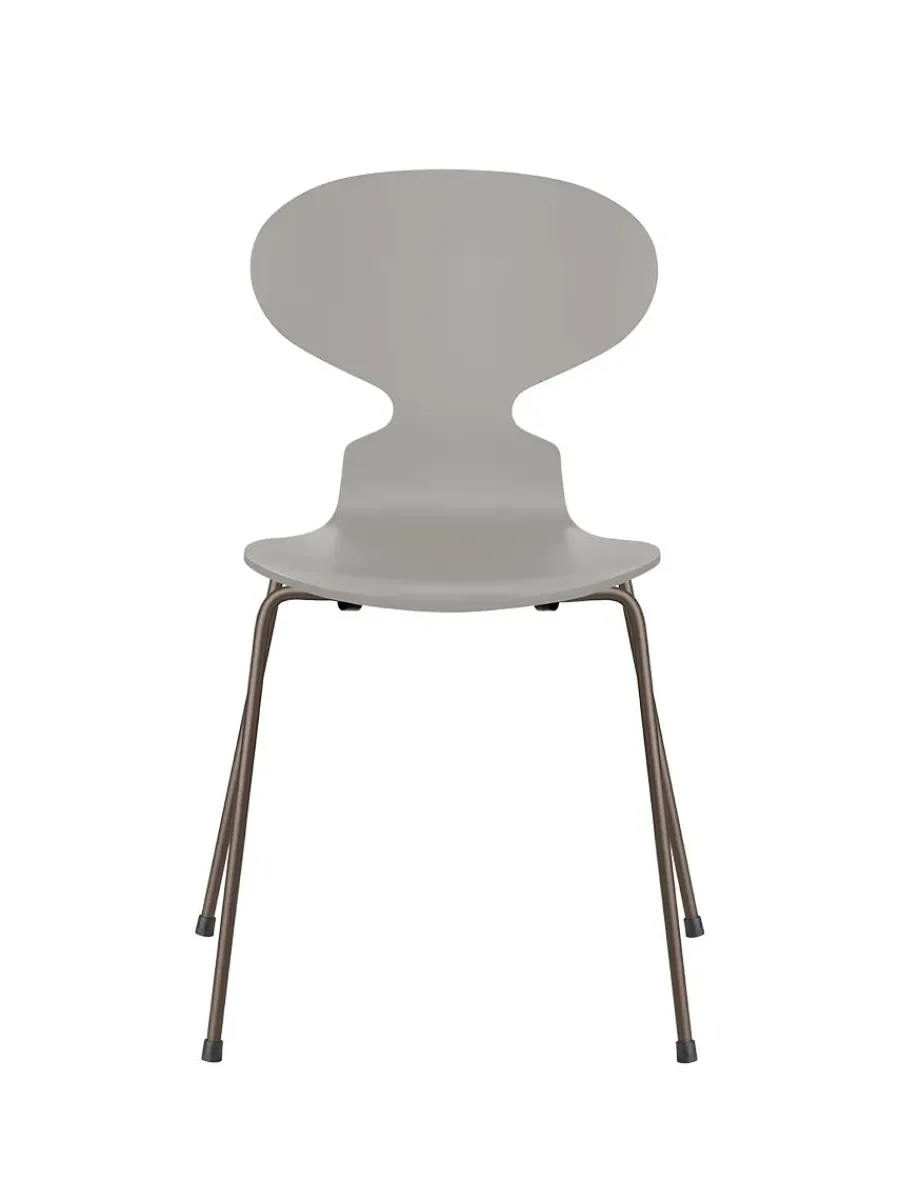 3101 Myren Stol lakeret af Arne Jacobsen<Fritz Hansen Online