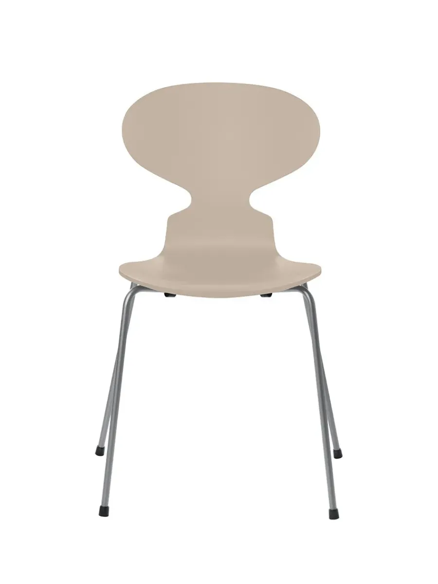 3101 Myren Stol lakeret af Arne Jacobsen<Fritz Hansen Online
