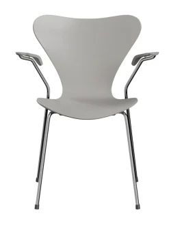 3207 Serie 7 Armstol af Arne Jacobsen<Fritz Hansen Discount