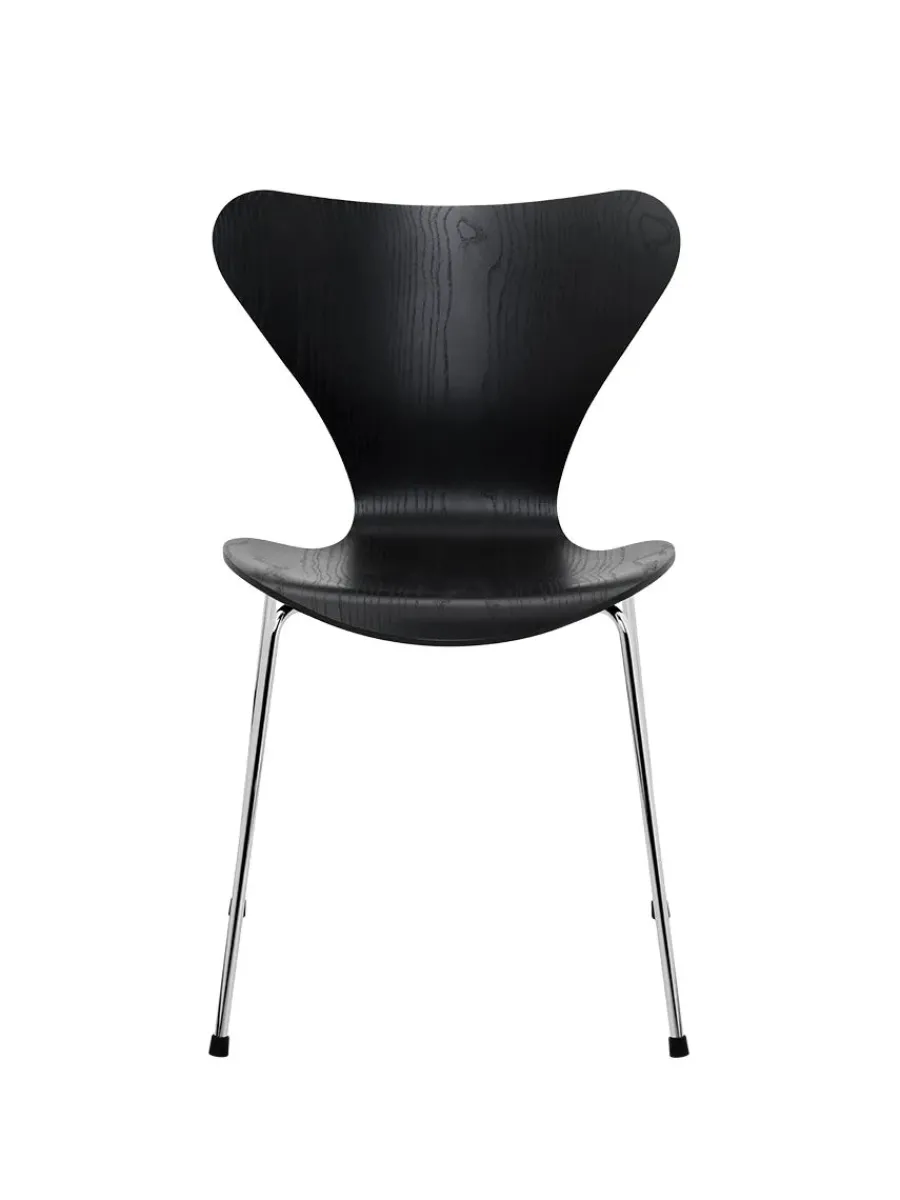 3107 Serie 7 stol i farvet ask af Arne Jacobsen<Fritz Hansen Sale