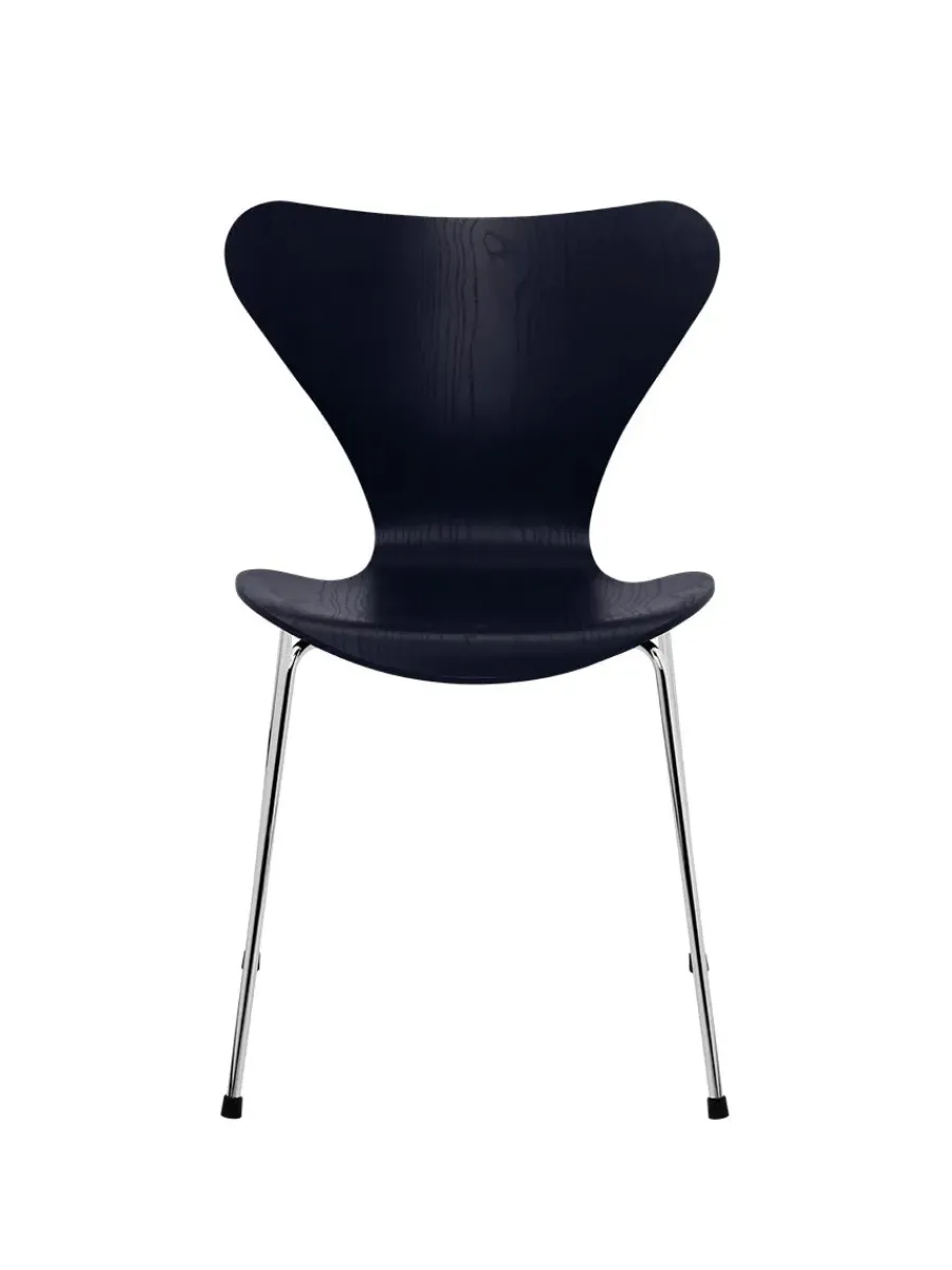 3107 Serie 7 stol i farvet ask af Arne Jacobsen<Fritz Hansen Sale