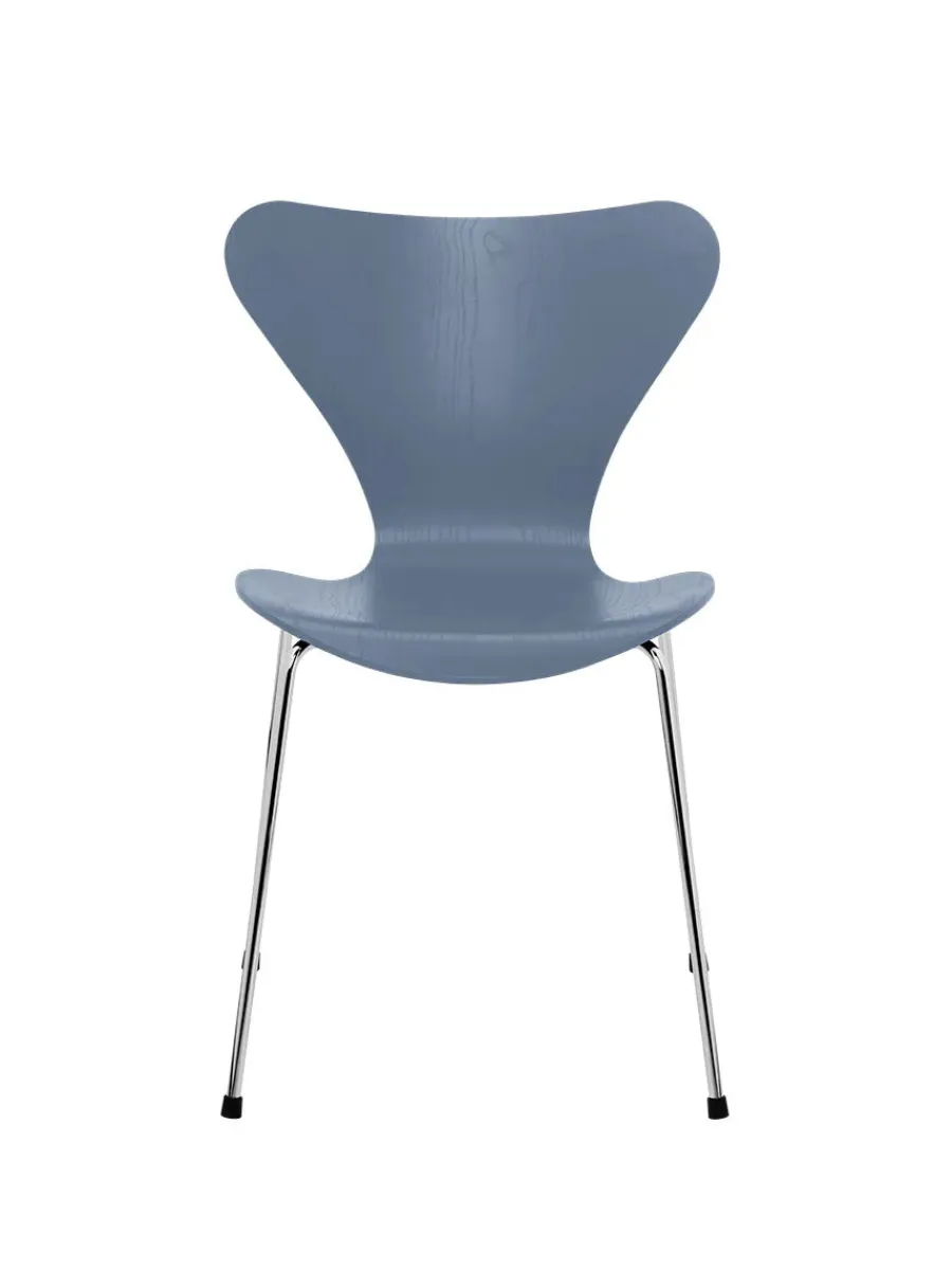 3107 Serie 7 stol i farvet ask af Arne Jacobsen<Fritz Hansen Sale