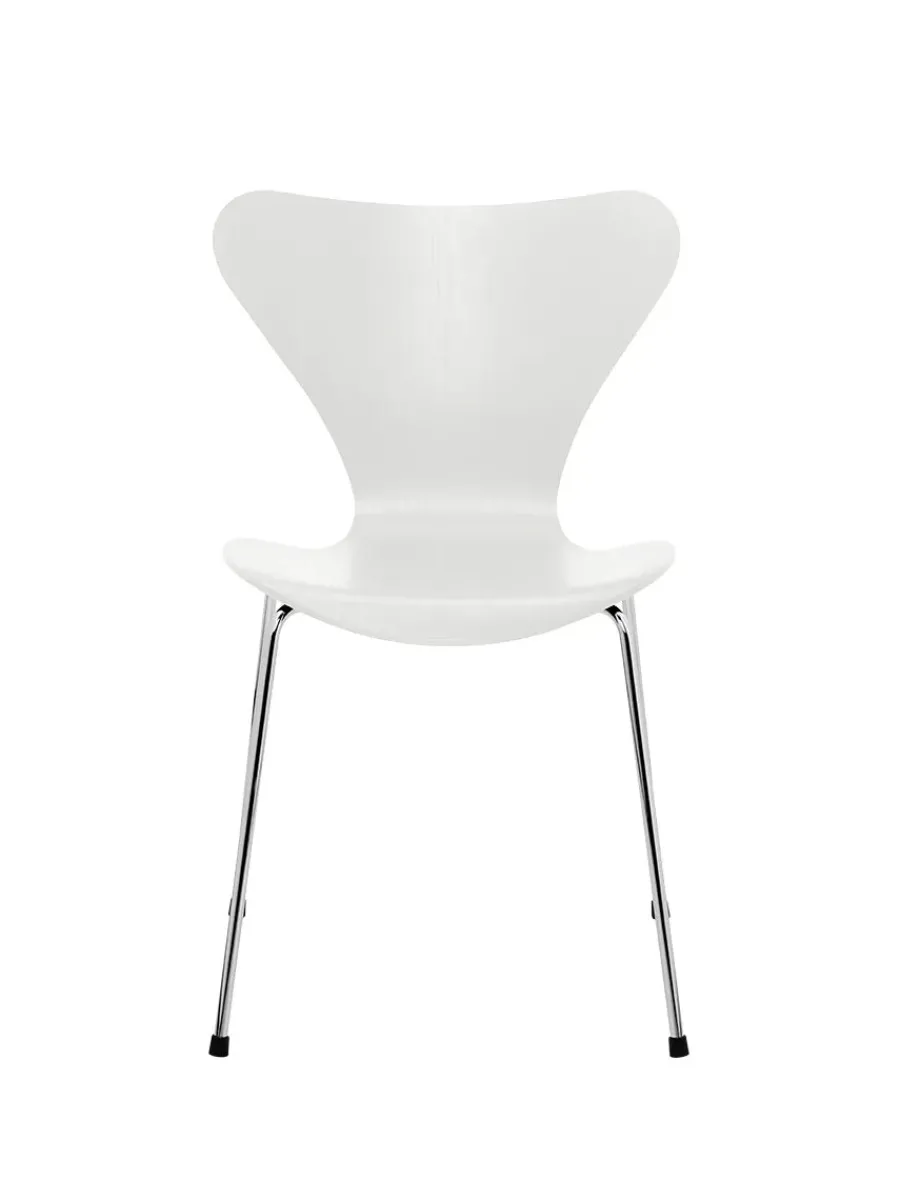 3107 Serie 7 stol i farvet ask af Arne Jacobsen<Fritz Hansen Sale