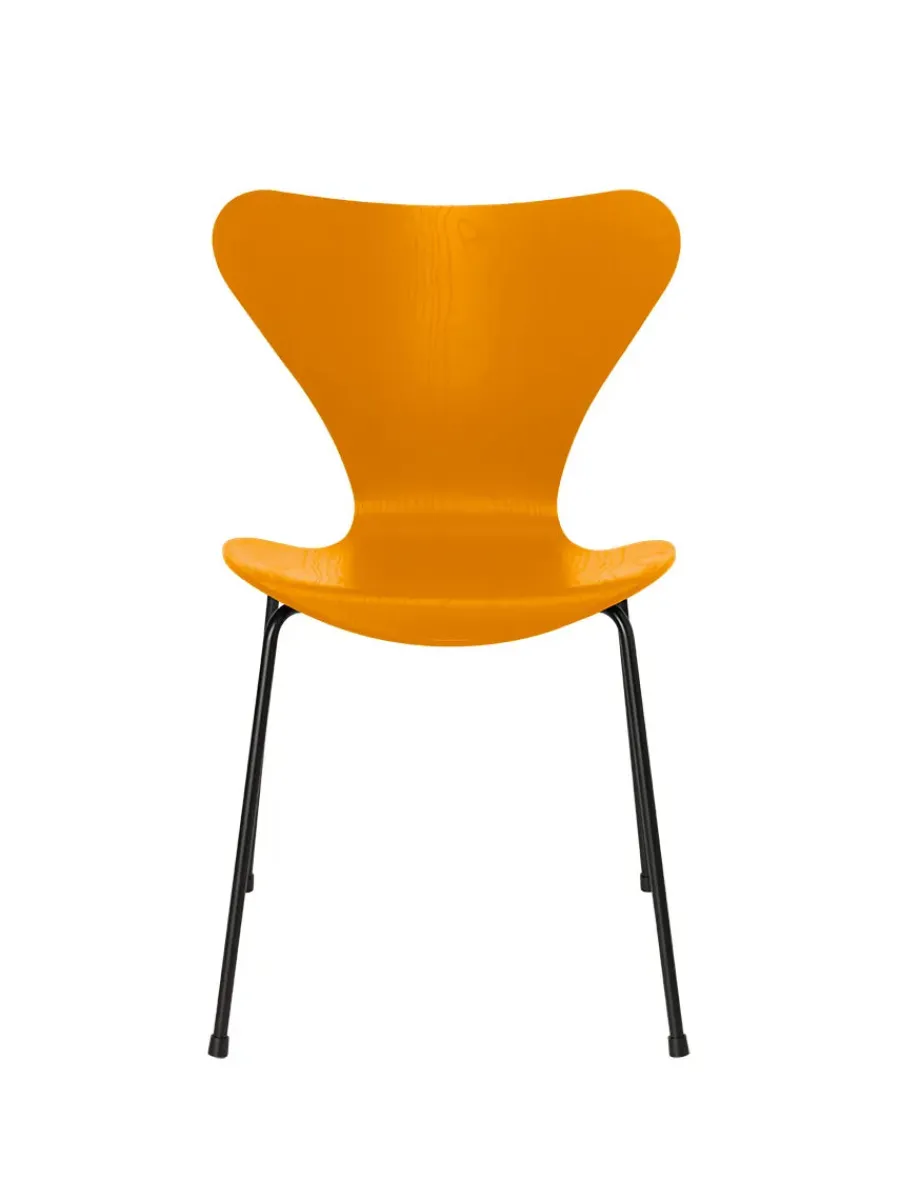 3107 Serie 7 stol i farvet ask af Arne Jacobsen<Fritz Hansen Sale
