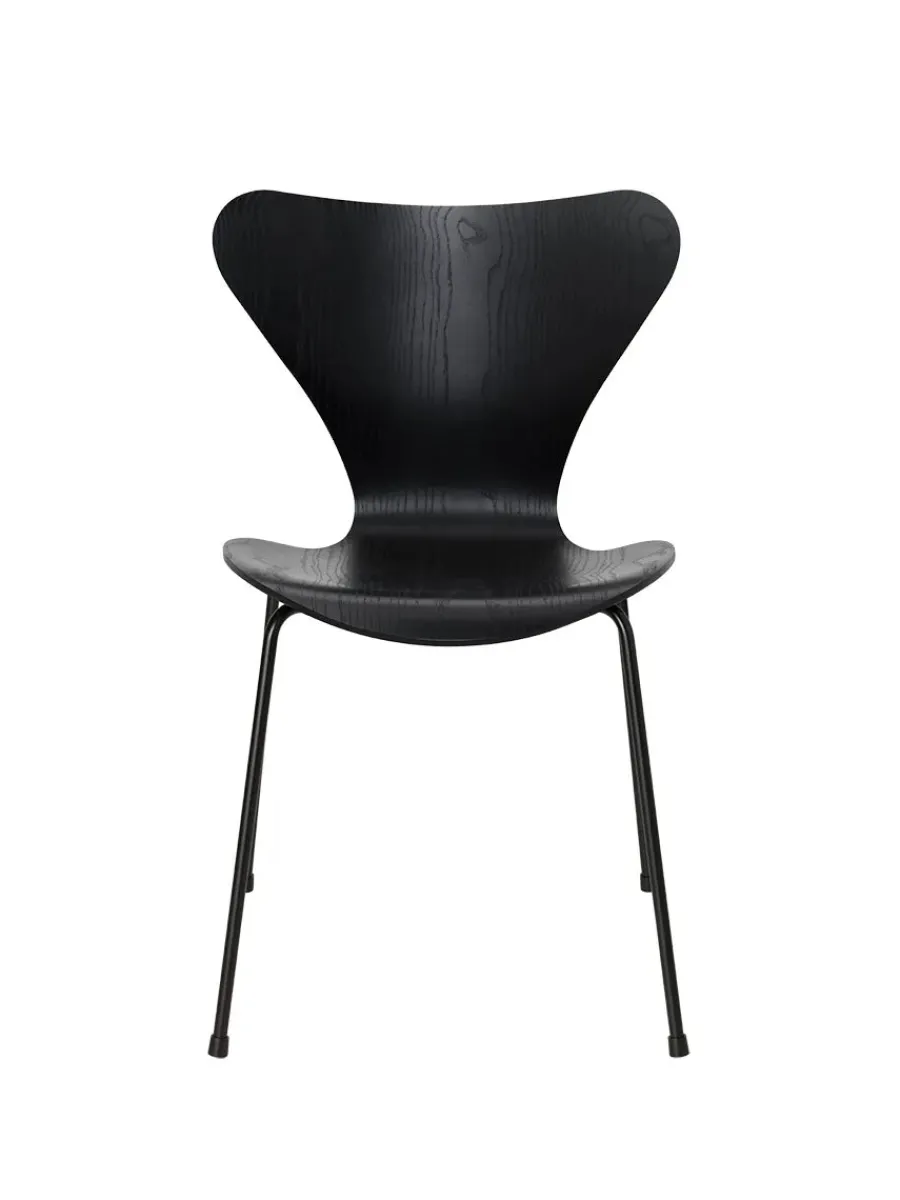 3107 Serie 7 stol i farvet ask af Arne Jacobsen<Fritz Hansen Sale