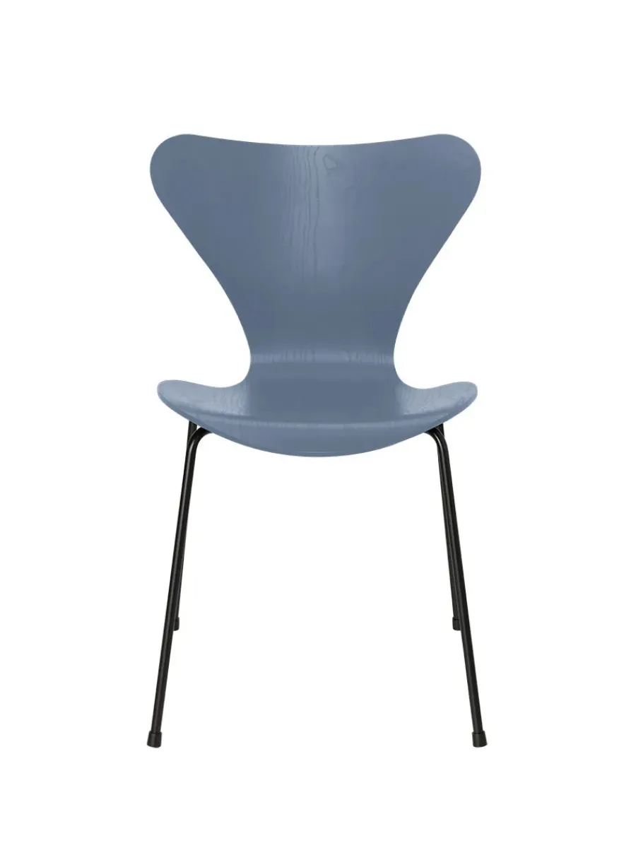 3107 Serie 7 stol i farvet ask af Arne Jacobsen<Fritz Hansen Sale