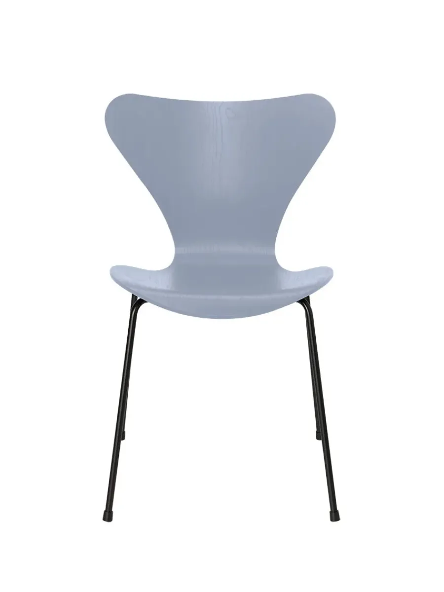3107 Serie 7 stol i farvet ask af Arne Jacobsen<Fritz Hansen Sale