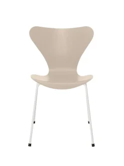 3107 Serie 7 stol i farvet ask af Arne Jacobsen<Fritz Hansen Sale