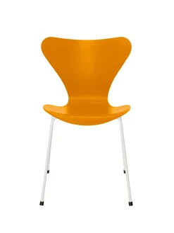 3107 Serie 7 stol i farvet ask af Arne Jacobsen<Fritz Hansen Sale