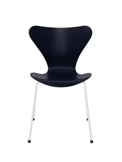 3107 Serie 7 stol i farvet ask af Arne Jacobsen<Fritz Hansen Sale
