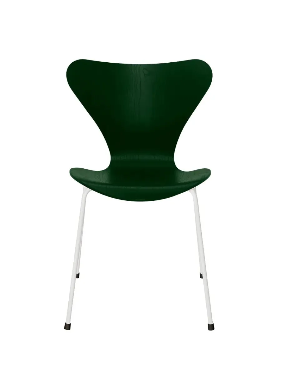 3107 Serie 7 stol i farvet ask af Arne Jacobsen<Fritz Hansen Sale
