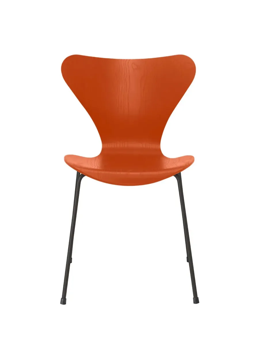 3107 Serie 7 stol i farvet ask af Arne Jacobsen<Fritz Hansen Sale