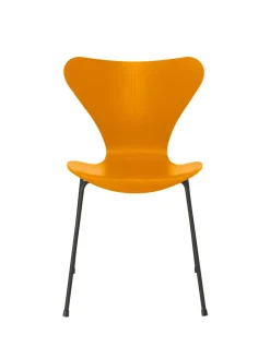 3107 Serie 7 stol i farvet ask af Arne Jacobsen<Fritz Hansen Sale
