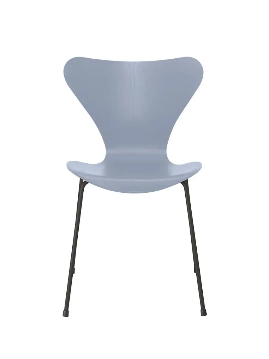 3107 Serie 7 stol i farvet ask af Arne Jacobsen<Fritz Hansen Sale