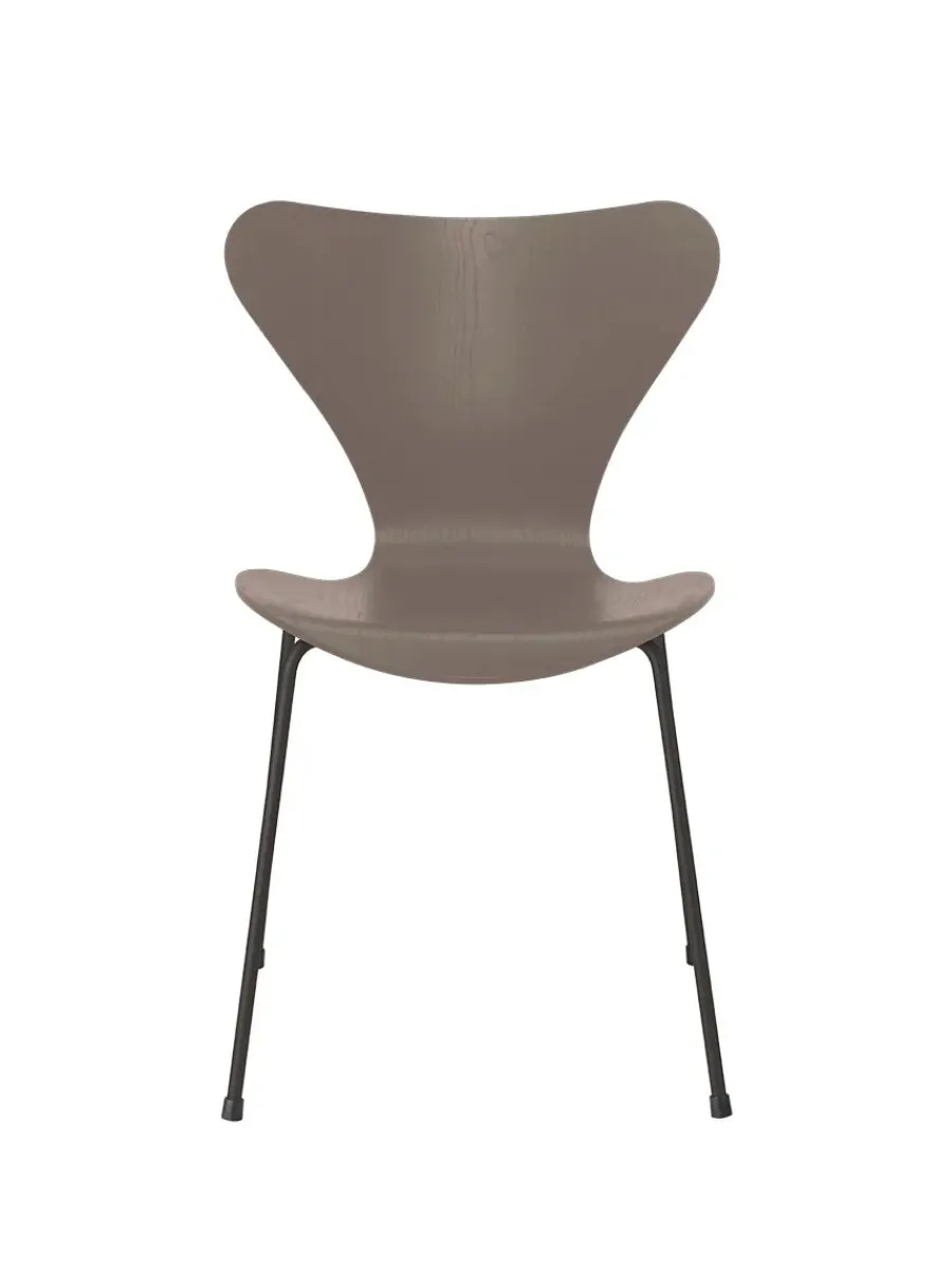 3107 Serie 7 stol i farvet ask af Arne Jacobsen<Fritz Hansen Sale