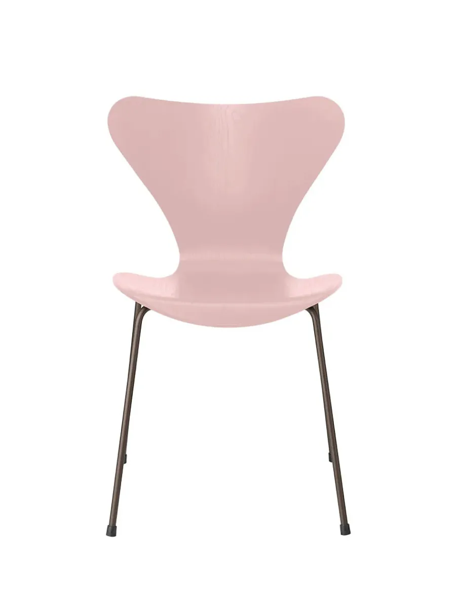 3107 Serie 7 stol i farvet ask af Arne Jacobsen<Fritz Hansen Sale