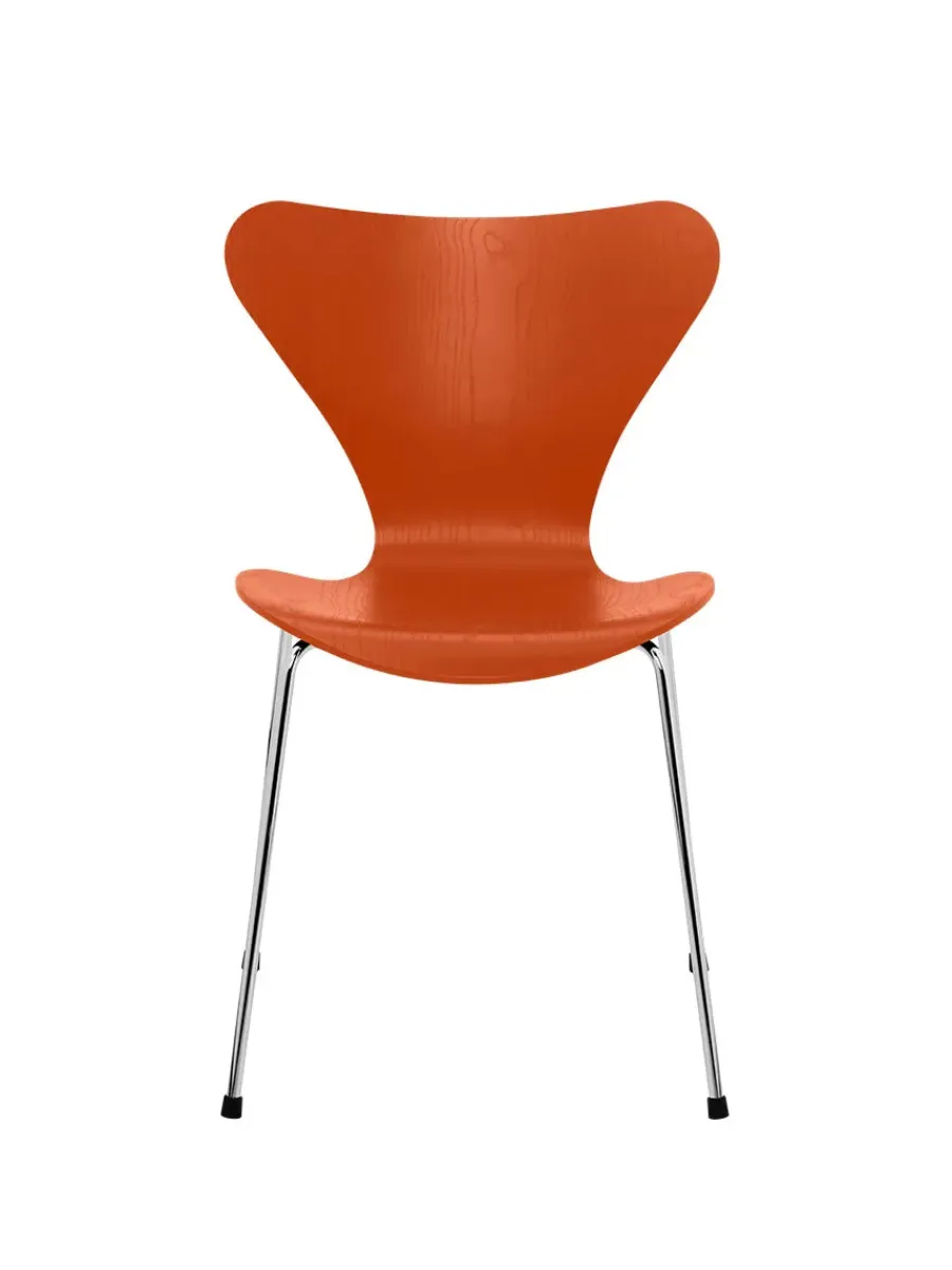 3107 Serie 7 stol i farvet ask af Arne Jacobsen<Fritz Hansen Sale