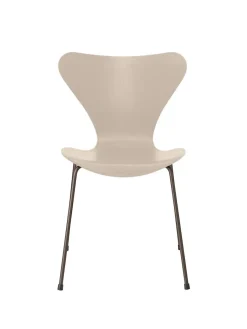 3107 Serie 7 stol i farvet ask af Arne Jacobsen<Fritz Hansen Sale