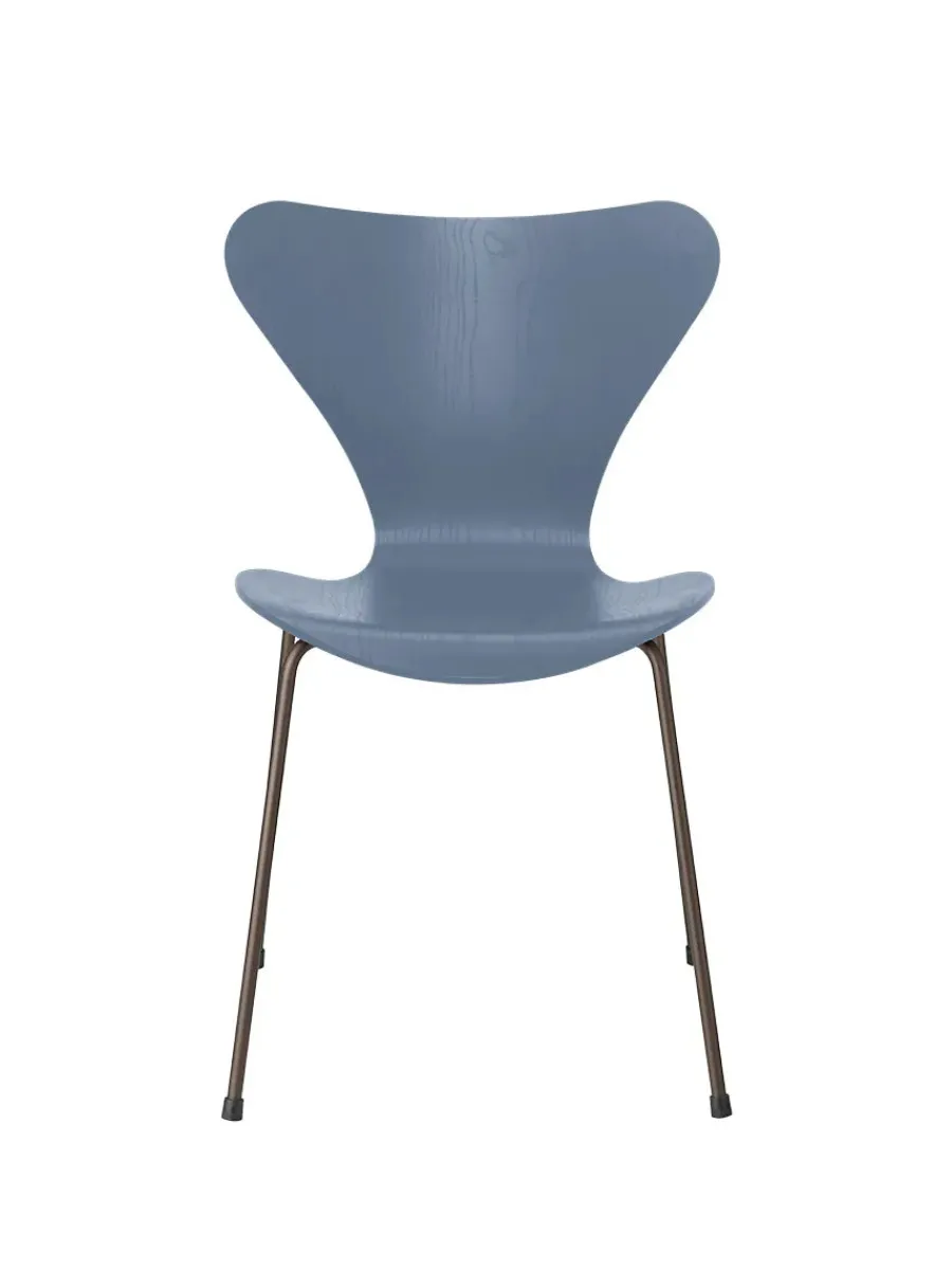 3107 Serie 7 stol i farvet ask af Arne Jacobsen<Fritz Hansen Sale