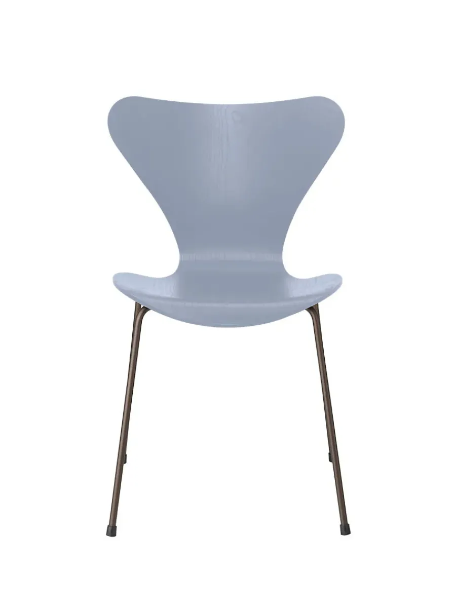 3107 Serie 7 stol i farvet ask af Arne Jacobsen<Fritz Hansen Sale