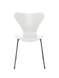 3107 Serie 7 stol i farvet ask af Arne Jacobsen<Fritz Hansen Sale