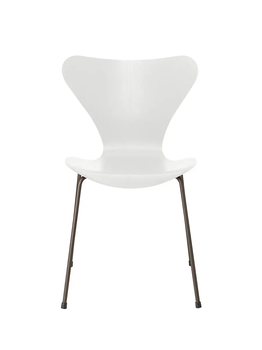 3107 Serie 7 stol i farvet ask af Arne Jacobsen<Fritz Hansen Sale