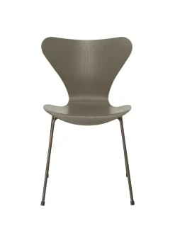 3107 Serie 7 stol i farvet ask af Arne Jacobsen<Fritz Hansen Sale