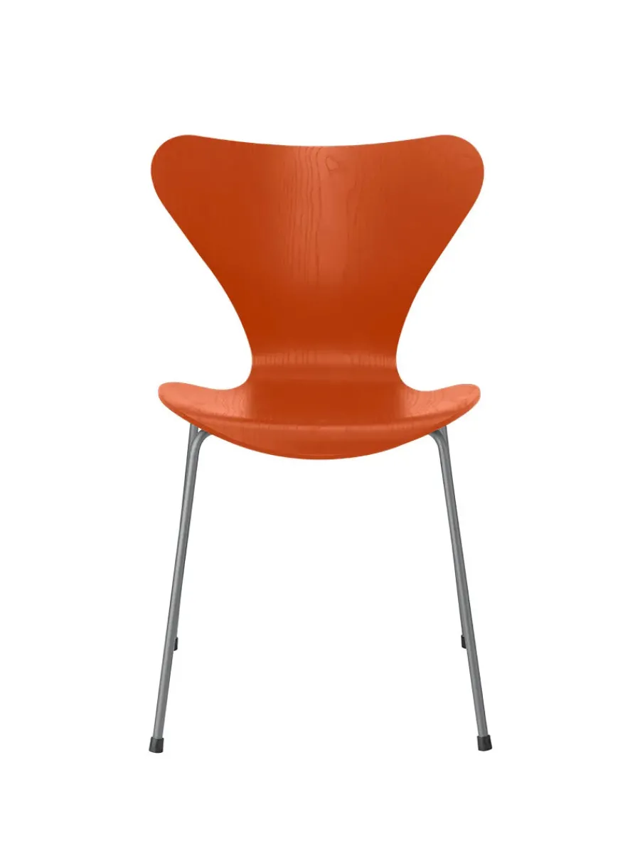 3107 Serie 7 stol i farvet ask af Arne Jacobsen<Fritz Hansen Sale